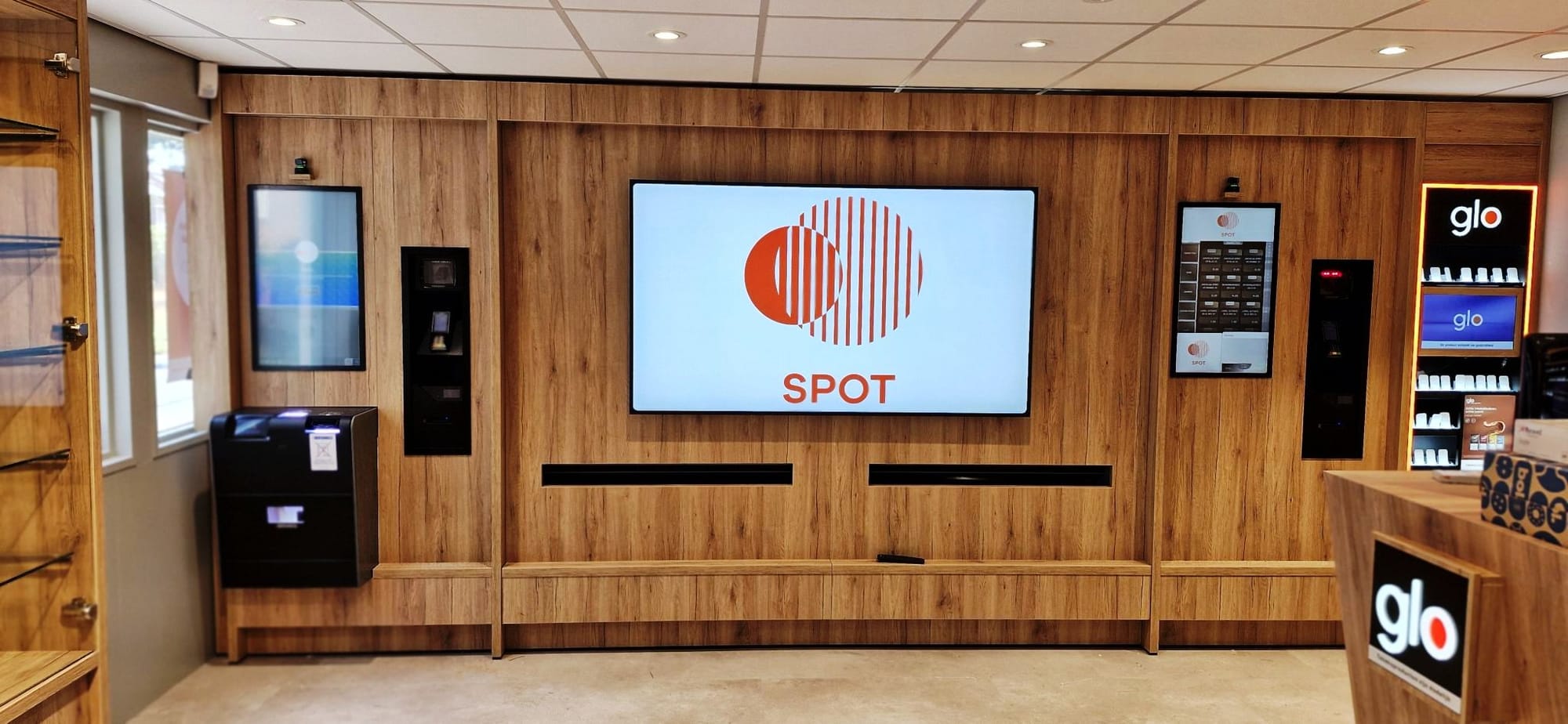 Первый автоматизированный табачный киоск на АЗС в Нидерландах