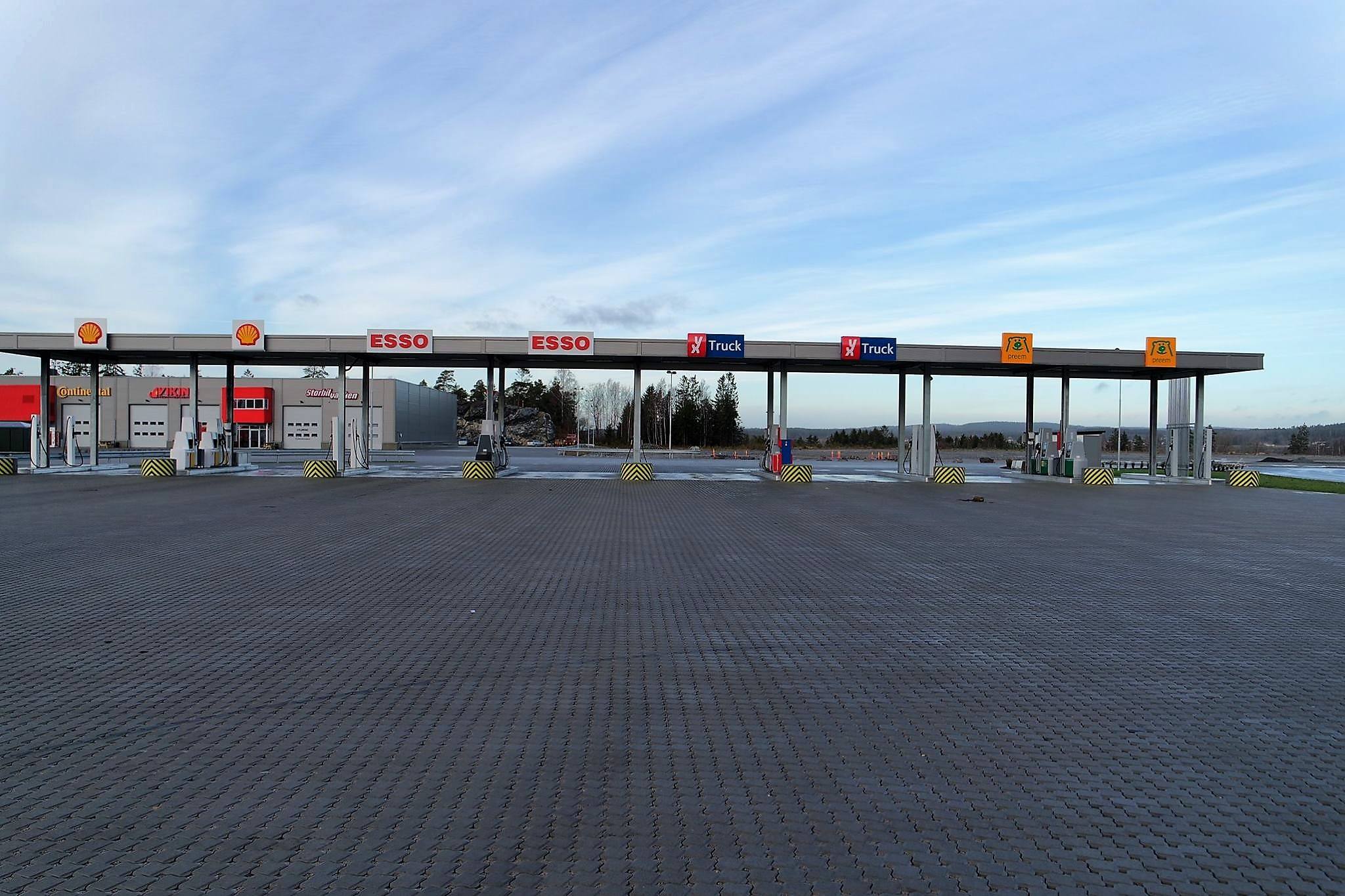 Четыре топливных бренда под одним навесом АЗС