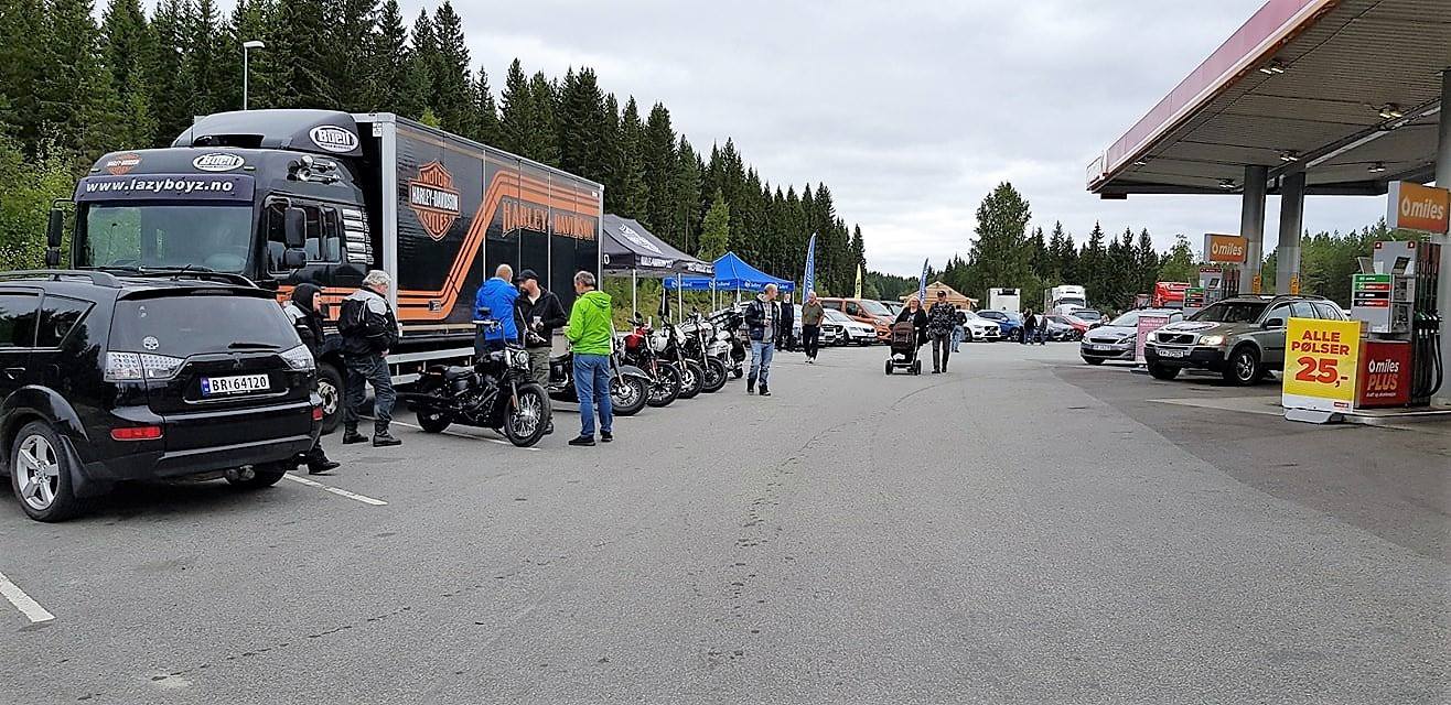 Ярмарка на норвежской автозаправочной станции