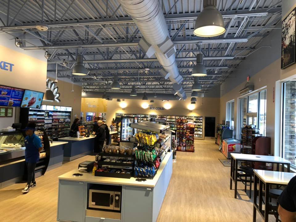 Семейный магазин Friendly Express в США