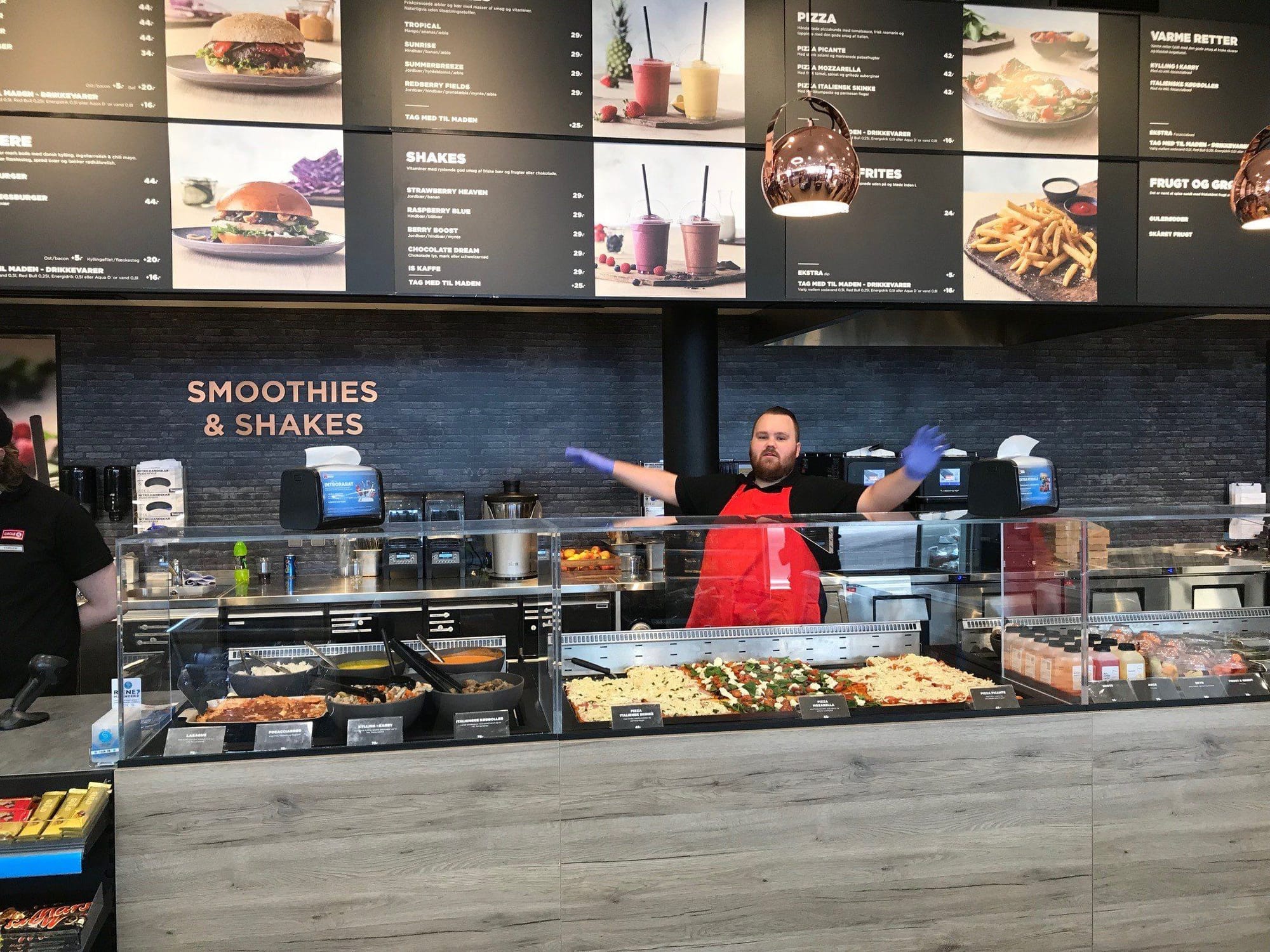 В Circle K французские хот-доги уже меняют на лазанью, курицу карри и пиццу