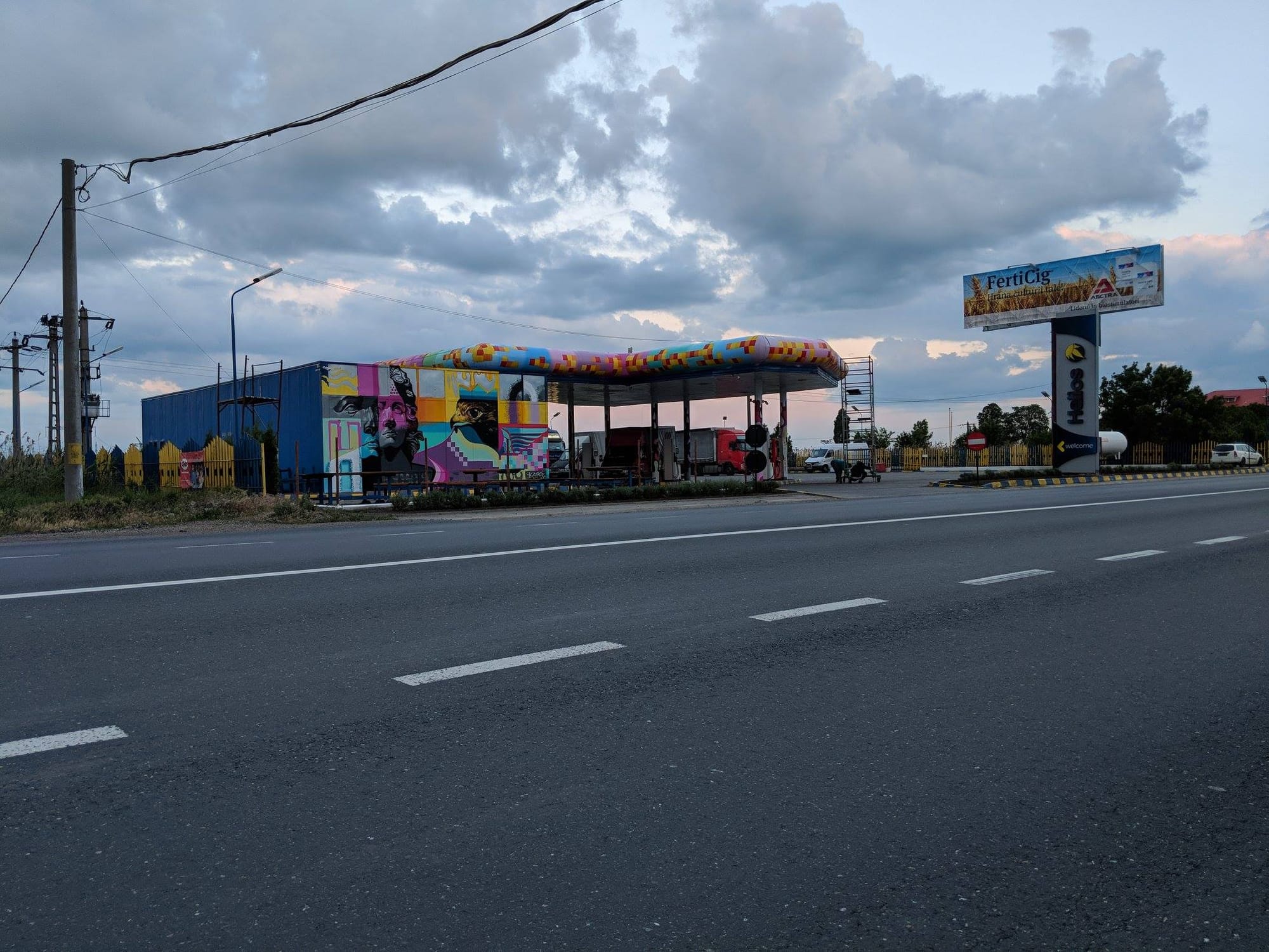 Автозаправочная станция в Румынии стала арт-объектом