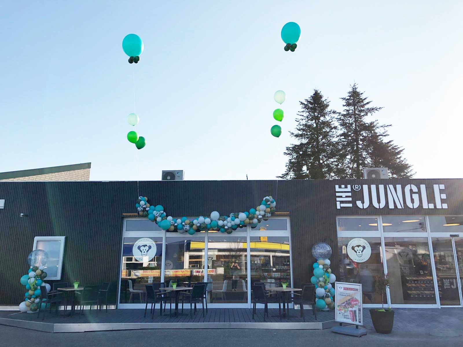 Ресторан быстрого питания THE JUNGLE на АЗС в Германии