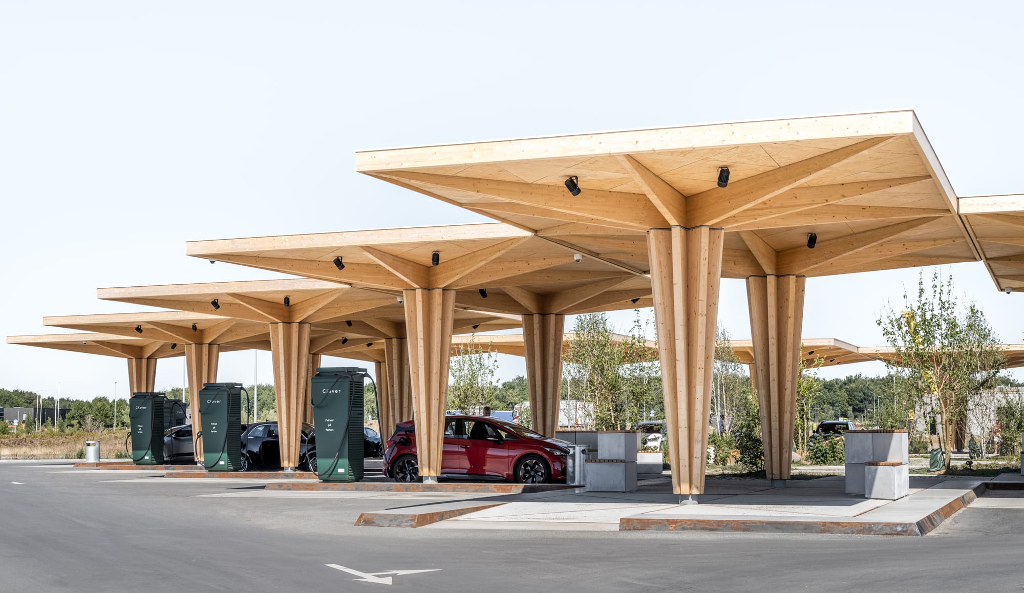 Clever развёртывает зарядные станции мощностью 1000 кВт в Дании