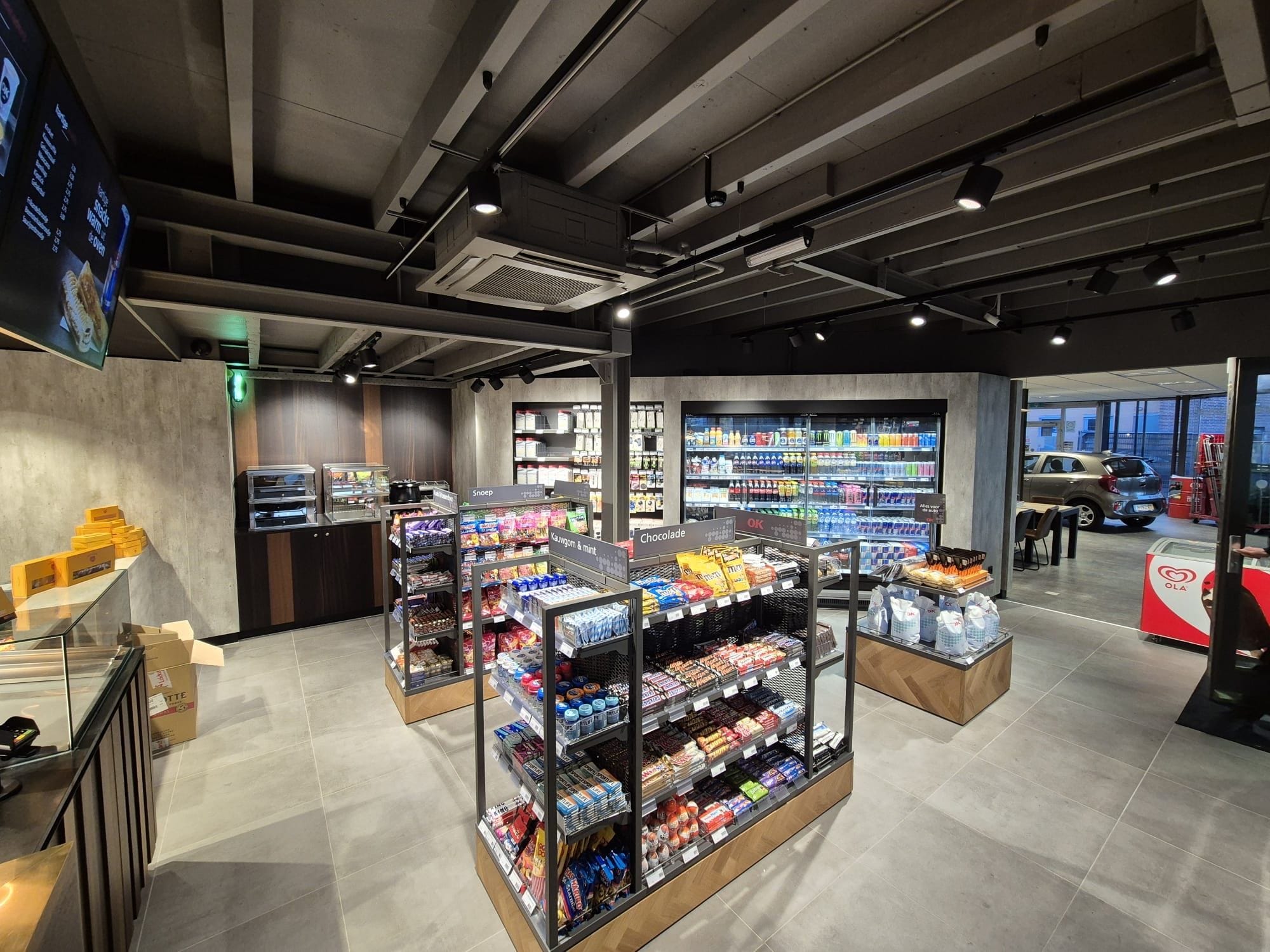 Безбарьерная организация пространства в магазине на АЗС OK в Нидерландах