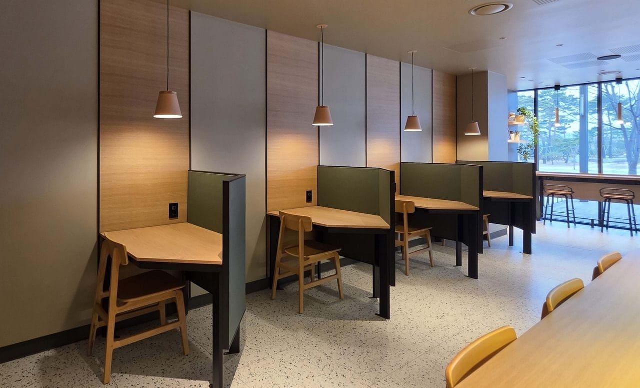 Starbucks открывает рабочие зоны в кофейнях Южной Кореи