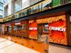 Цифровой портал на входе в новый ресторан Popeyes