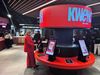 Круглый остров с киосками самообслуживания и LED-экраном в финском KFC