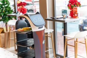 Роботы обслуживают клиентов на АЗС Shell в Польше