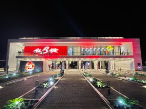 5 полос Drive-Thru и автоматические транспортеры – ресторан ALBAIK в Саудовской Аравии