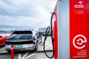 ORLEN представила сверхбыстрое зарядное устройство для электромобилей