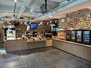 Shell Mobility Hub в Гааге расширяет возможности: теперь и пункт выдачи заказов Ochama