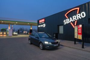 Как Sbarro на АЗС AMIC в Польше работает по правилам фастфуда