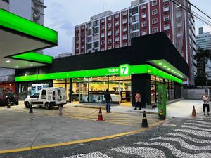 Новый магазин Tudo 7 на АЗС в Бразилии