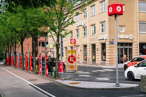 Новый формат городской зарядной станции Circle K