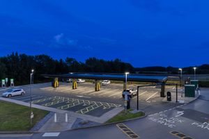 McDonald’s внедряет солнечные карпорты в Великобритании и Ирландии