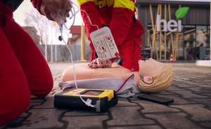 Rompetrol оснащает дефибрилляторами автозаправочные станции в Румынии