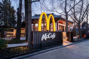 McDonald's в Китае адаптирует дизайн ресторанов под локальный контекст