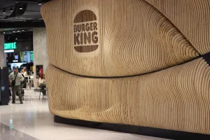 Параметрический дизайн фасада нового ресторана Burger King в Чили