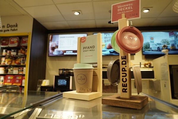 Shell использует многоразовые чашки Recup