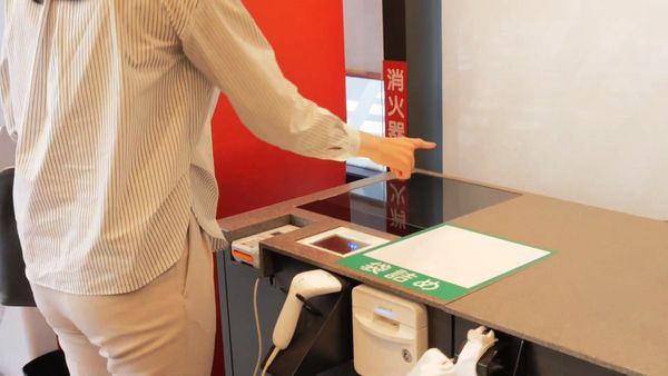 7-Eleven с голографическими кассами выводит бесконтактные платежи на новый уровень