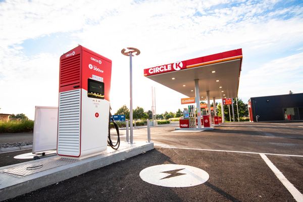 Circle K продолжает расширять свою зарядную сеть для электромобилей в Швеции