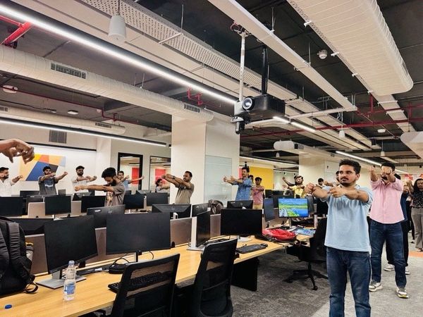 Circle K в Индии отмечает Международный день йоги: йога в офисе для здоровья и гармонии