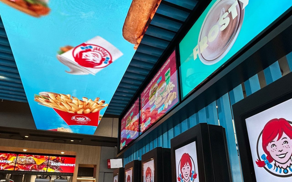 Потолок, который продает в ресторане Wendy’s в Австралии