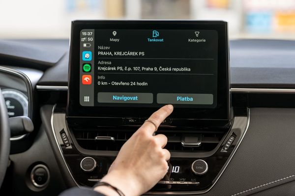 ORLEN запускает функцию оплаты топлива через бортовую систему автомобиля