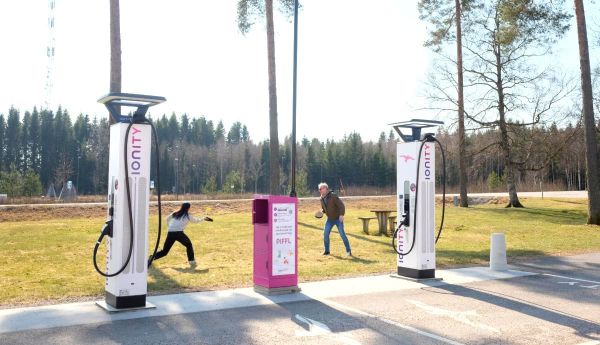 Piffl и IONITY запускают инициативу для активного отдыха на зарядных станциях для электромобилей