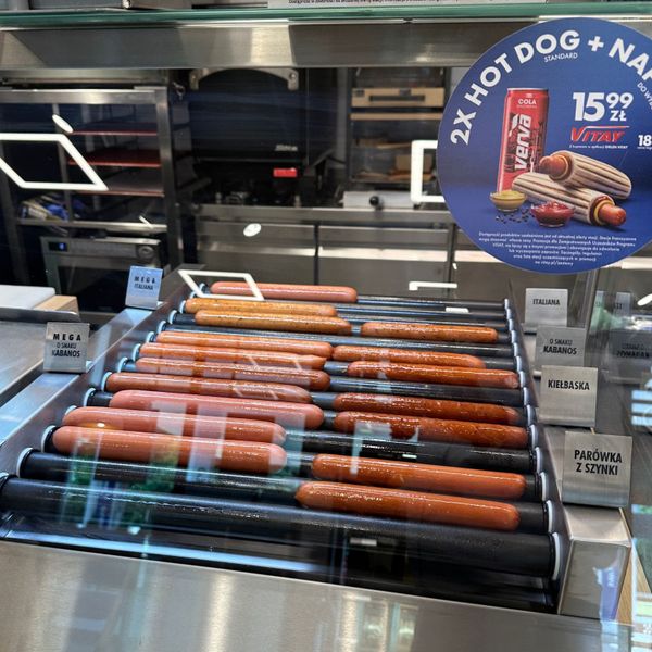 Почему акция ORLEN в Польше предлагает сразу два хот-дога?