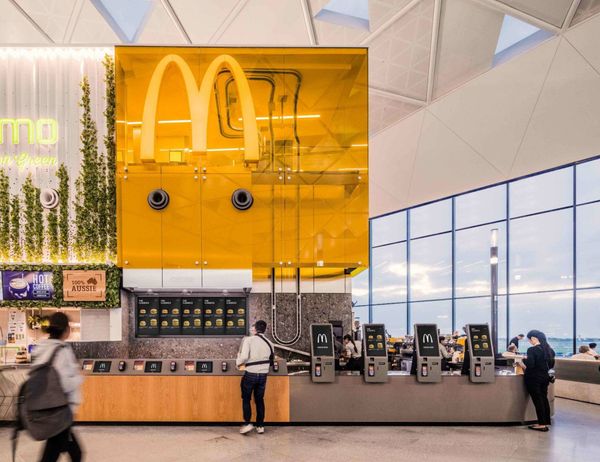 Когда фастфуд становится спектаклем — McDonald’s Sky Kitchen в Австралии