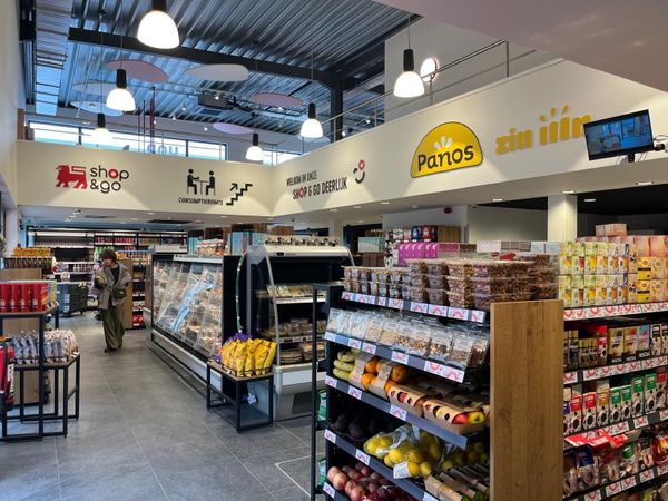 Воздух, который продаёт — как второй свет и антресоли увеличивают выручку магазина на АЗС