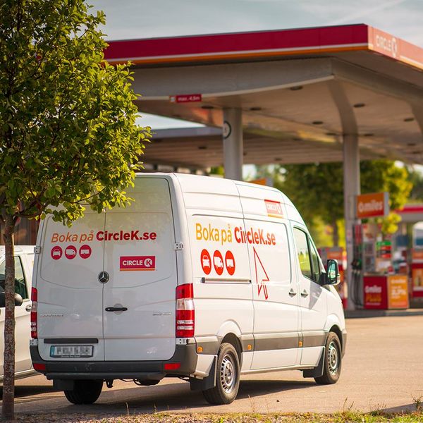 От трейлера до грузового фургона — прокат транспортных средств Circle K в Швеции