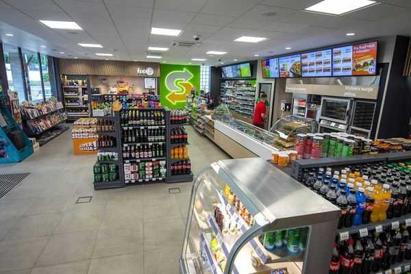 AMIC Polska продолжает ребрендинг 115 автозаправочных станций Лукойл в Польше