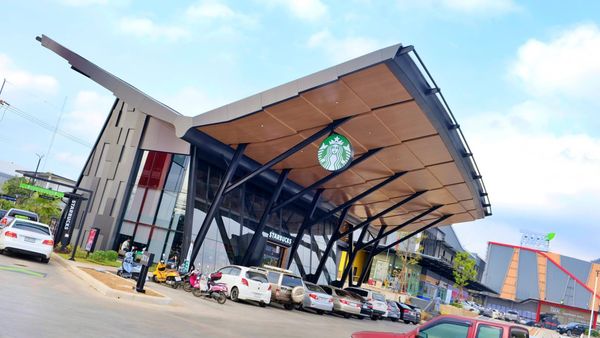 Первый Starbucks на АЗС в Таиланде