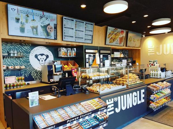 Ресторан быстрого питания THE JUNGLE на АЗС в Германии