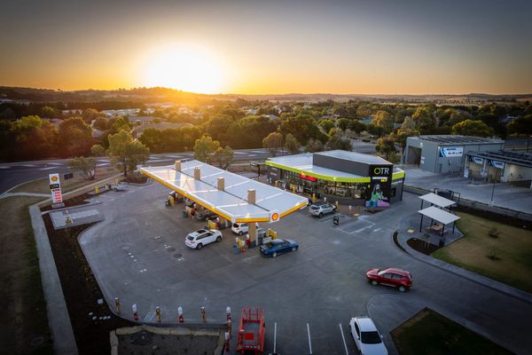 Современная АЗС OTR с drive-thru в Австралии