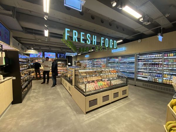 Гибридный формат магазина REWE To Go для локаций с высоким трафиком