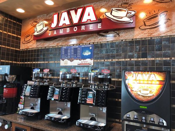 Открыт новый магазин с АЗС Lassus