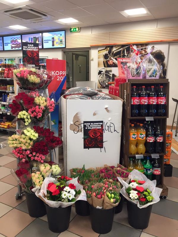 Цветы на АЗС Circle K в Норвегии