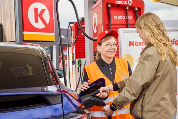 Женщины задают курс на автозаправочных станциях Circle K в Дании