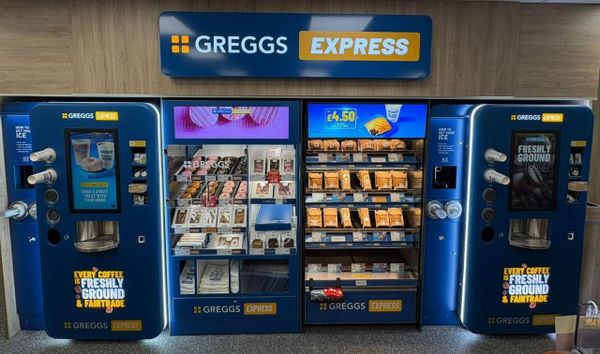 Автоматы самообслуживания Greggs Express на АЗС Motor Fuel Group в Шотландии