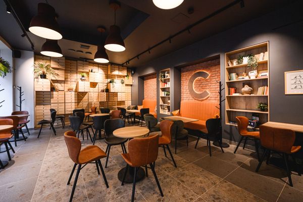В рижской кофейне Caffeine обыграли культурное наследие Латвии