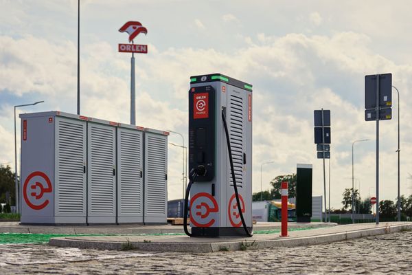 ORLEN Charge первым в Польше запустил мегаваттные зарядные станции для грузового электротранспорта