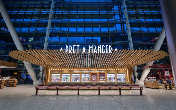 Pret A Manger ускоряет обслуживание пассажиров в аэропорту Хитроу с помощью мобильных касс