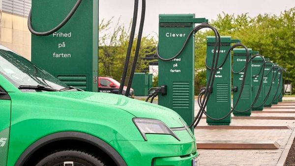Первые зарядные станции Clever мощностью 1000 кВт введены в эксплуатацию