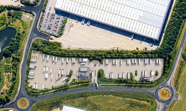 Нестандартная планировка придорожного комплекса с круговым движением