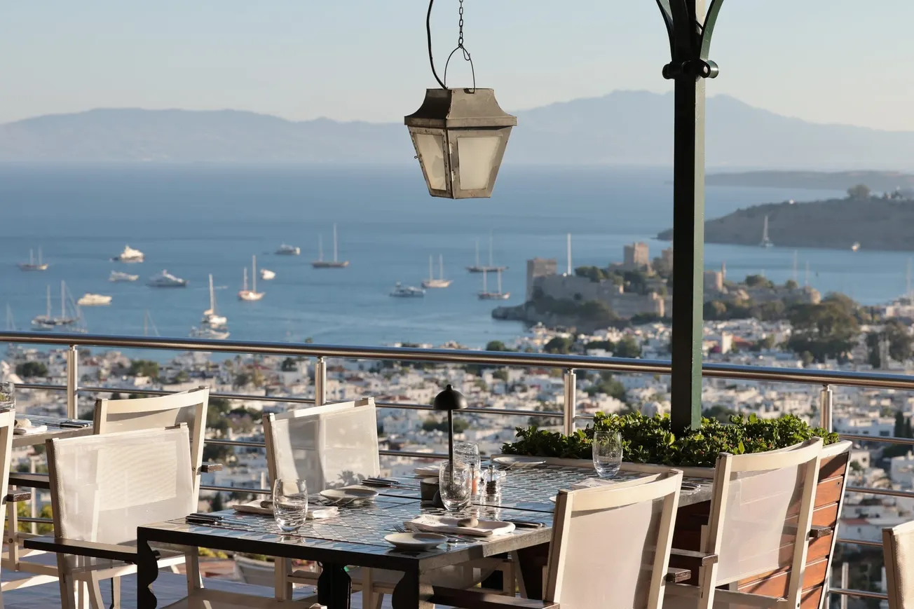 The Marmara Bodrum: Manzara Değişir, Bodrum Kalır
