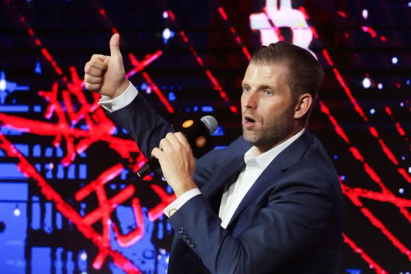 American Bitcoin của gia đình Trump tăng 16% trong ngày chào sàn Nasdaq đầy biến động